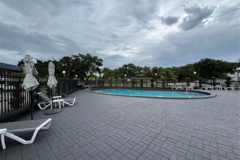 Copropriété à louer à Tamarac, Floride: 2 chambres, 88.16 m2 № 1987060 - photo 8