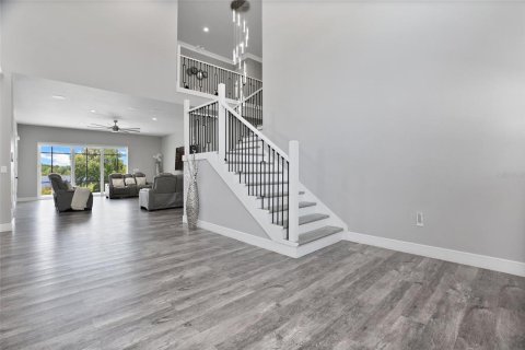 House in Ocoee, Florida 4 bedrooms, 377.18 sq.m. № 684960 - photo 13