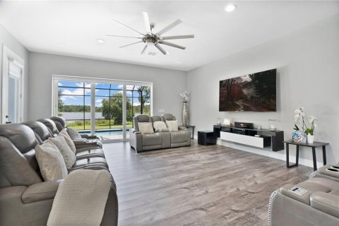 House in Ocoee, Florida 4 bedrooms, 377.18 sq.m. № 684960 - photo 14