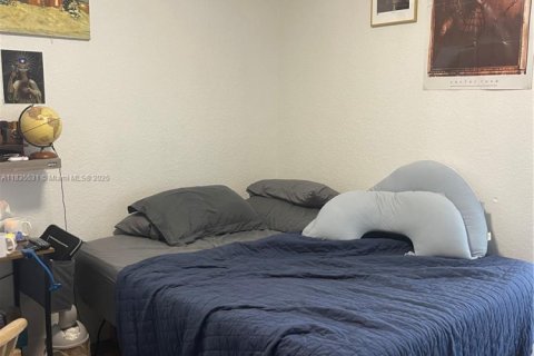 Casa en alquiler en Miami, Florida, 3 dormitorios, 100.71 m2 № 1818514 - foto 15