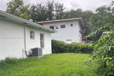 Casa en alquiler en Miami, Florida, 3 dormitorios, 100.71 m2 № 1818514 - foto 17