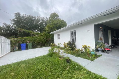 Casa en alquiler en Miami, Florida, 3 dormitorios, 100.71 m2 № 1818514 - foto 3