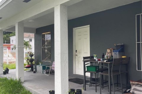 Casa en alquiler en Miami, Florida, 3 dormitorios, 100.71 m2 № 1818514 - foto 19
