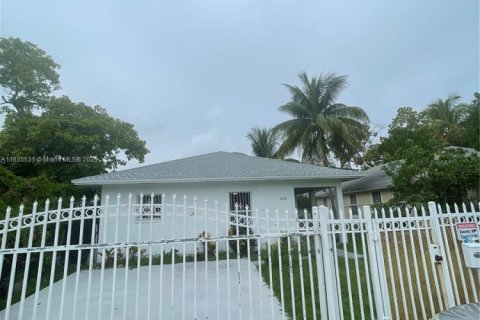 Casa en alquiler en Miami, Florida, 3 dormitorios, 100.71 m2 № 1818514 - foto 25