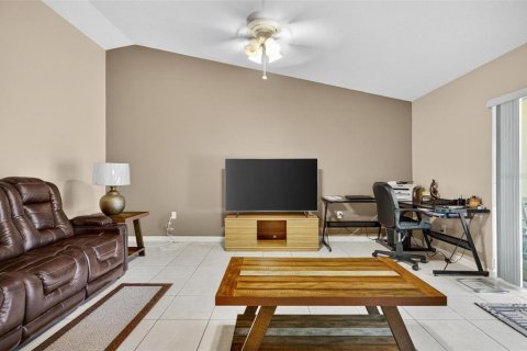 Commercial property in Palm Coast, Florida 6 bedrooms, 260.13 sq.m. № 1908667 - photo 20