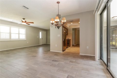 Снять в аренду виллу или дом в Сарасота, Флорида 8 комнат, 143.53м2, № 1913957 - фото 5