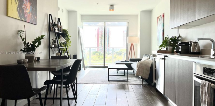 Condominio en Miami, Florida, 1 dormitorio № 1763038