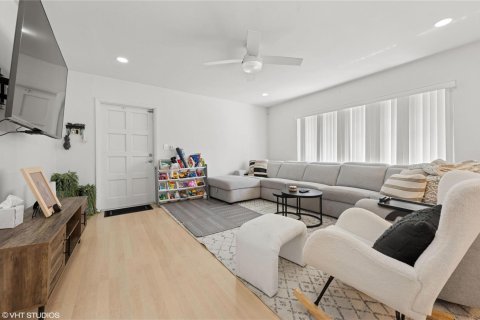Condo in Lighthouse Point, Florida, 2 bedrooms  № 2085997 - photo 4