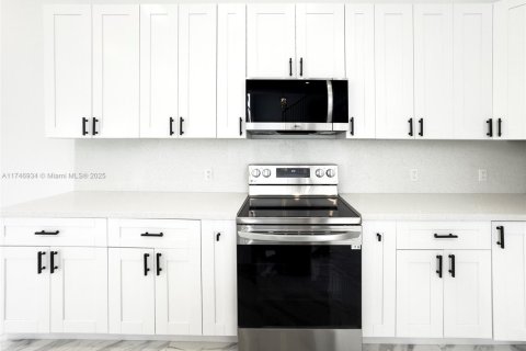 Casa en venta en Port St. Lucie, Florida, 4 dormitorios, 252.6 m2 № 1934505 - foto 19