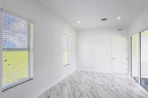 Casa en venta en Port St. Lucie, Florida, 4 dormitorios, 252.6 m2 № 1934505 - foto 30