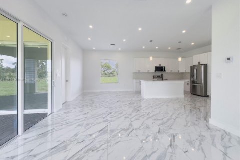 Casa en venta en Port St. Lucie, Florida, 4 dormitorios, 252.6 m2 № 1934505 - foto 15