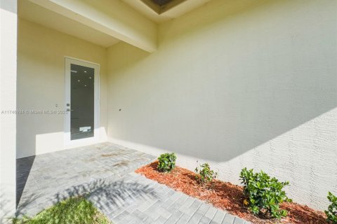 Casa en venta en Port St. Lucie, Florida, 4 dormitorios, 252.6 m2 № 1934505 - foto 7