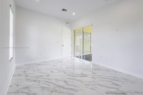 Casa en venta en Port St. Lucie, Florida, 4 dormitorios, 252.6 m2 № 1934505 - foto 24