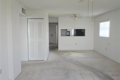 Condo in South Pasadena, Florida, 2 bedrooms № 2142032 - photo 19