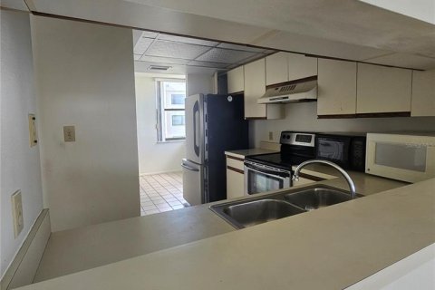 Condo in South Pasadena, Florida, 2 bedrooms № 2142032 - photo 16