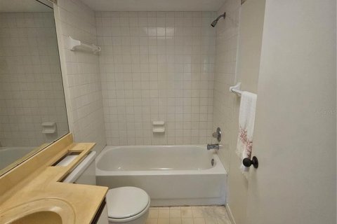 Condo in South Pasadena, Florida, 2 bedrooms № 2142032 - photo 29