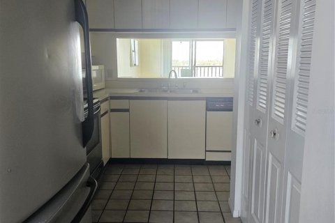 Condo in South Pasadena, Florida, 2 bedrooms № 2142032 - photo 15