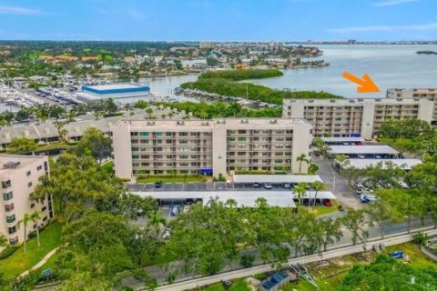 Condo in South Pasadena, Florida, 2 bedrooms № 2142032 - photo 3