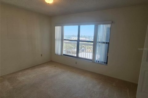 Condo in South Pasadena, Florida, 2 bedrooms № 2142032 - photo 27