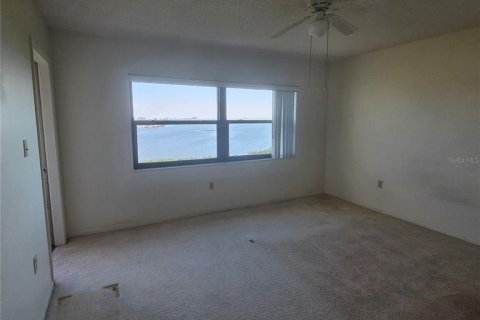 Condo in South Pasadena, Florida, 2 bedrooms № 2142032 - photo 21