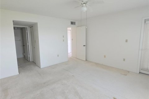 Condo in South Pasadena, Florida, 2 bedrooms № 2142032 - photo 20