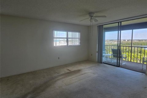 Condo in South Pasadena, Florida, 2 bedrooms № 2142032 - photo 17