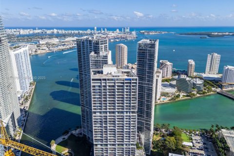 Copropriété à vendre à Miami, Floride: 2 chambres, 134.71 m2 № 1987975 - photo 1