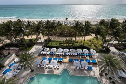 Condominio en venta en Bal Harbour, Florida, 3 dormitorios, 252.79 m2 № 2055568 - foto 2