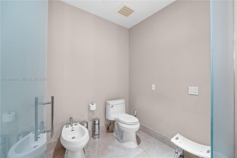 Condominio en venta en Bal Harbour, Florida, 3 dormitorios, 252.79 m2 № 2055568 - foto 27