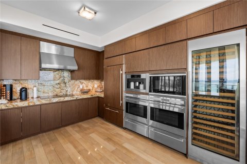 Condominio en venta en Bal Harbour, Florida, 3 dormitorios, 252.79 m2 № 2055568 - foto 15