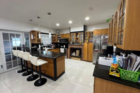 Townhouse in Miami, Florida 3 bedrooms, 94.3 sq.m. № 1802623 - photo 11