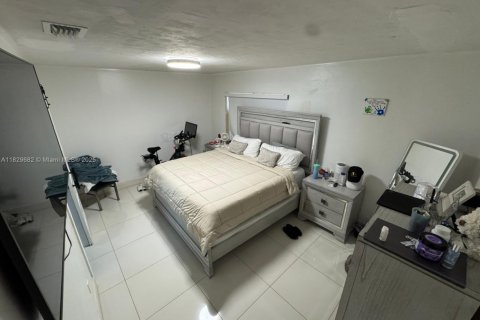 Townhouse in Miami, Florida 3 bedrooms, 94.3 sq.m. № 1802623 - photo 10