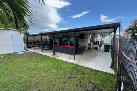 Townhouse in Miami, Florida 3 bedrooms, 94.3 sq.m. № 1802623 - photo 13