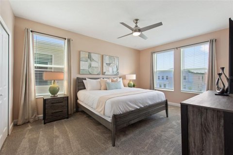 Casa en venta en Kissimmee, Florida, 6 dormitorios, 310.57 m2 № 2232627 - foto 29