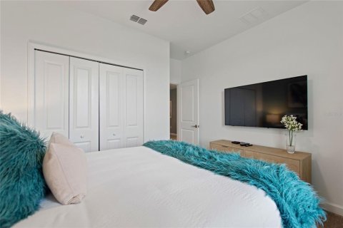 Casa en venta en Kissimmee, Florida, 6 dormitorios, 310.57 m2 № 2232627 - foto 28