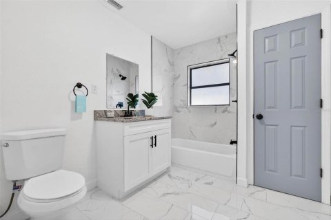 Casa en venta en Saint Petersburg, Florida, 4 dormitorios, 238.2 m2 № 2093515 - foto 17
