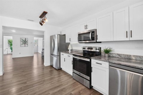 Casa en venta en Saint Petersburg, Florida, 4 dormitorios, 238.2 m2 № 2093515 - foto 7