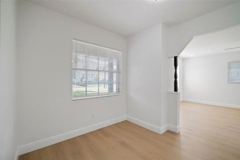 House in Tampa, Florida 3 bedrooms, 122.26 sq.m. № 1759868 - photo 20