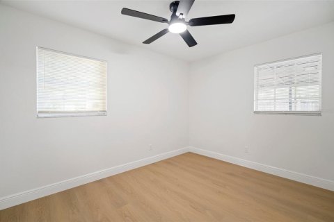 House in Tampa, Florida 3 bedrooms, 122.26 sq.m. № 1759868 - photo 28