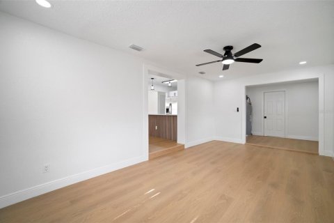 House in Tampa, Florida 3 bedrooms, 122.26 sq.m. № 1759868 - photo 18