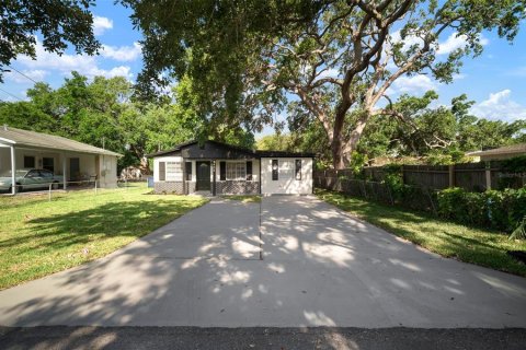 House in Tampa, Florida 3 bedrooms, 122.26 sq.m. № 1759868 - photo 2