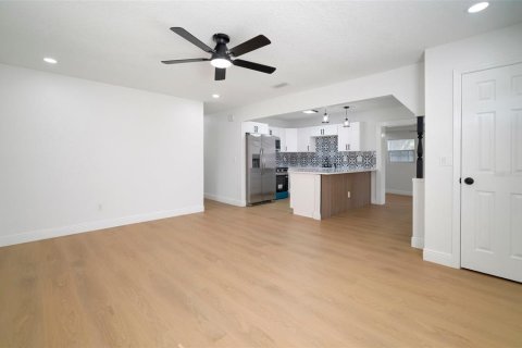 House in Tampa, Florida 3 bedrooms, 122.26 sq.m. № 1759868 - photo 23