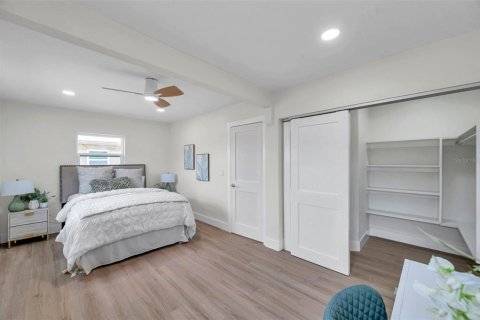 House in Saint Petersburg, Florida 3 bedrooms, 118.36 sq.m. № 1609161 - photo 20