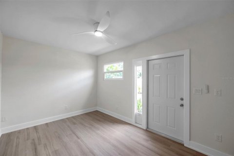 House in Saint Petersburg, Florida 3 bedrooms, 118.36 sq.m. № 1609161 - photo 25