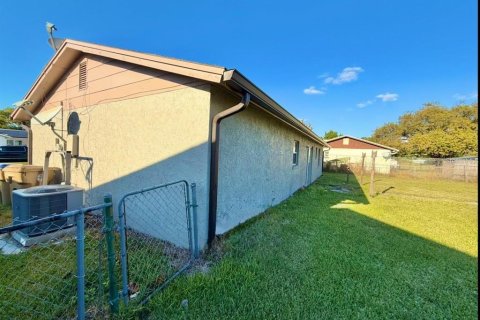 Casa en alquiler en Kissimmee, Florida, 3 dormitorios, 101.26 m2 № 2231827 - foto 4