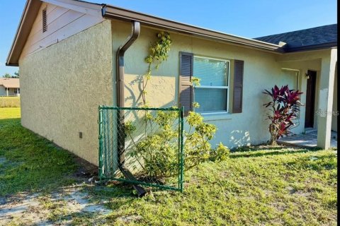 Casa en alquiler en Kissimmee, Florida, 3 dormitorios, 101.26 m2 № 2231827 - foto 2