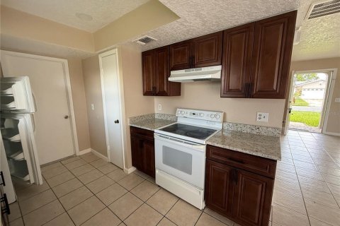 Casa en alquiler en Kissimmee, Florida, 3 dormitorios, 101.26 m2 № 2231827 - foto 13