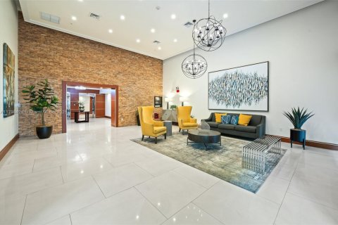 Condo in Miami, Florida, 1 bedroom  № 2016935 - photo 7