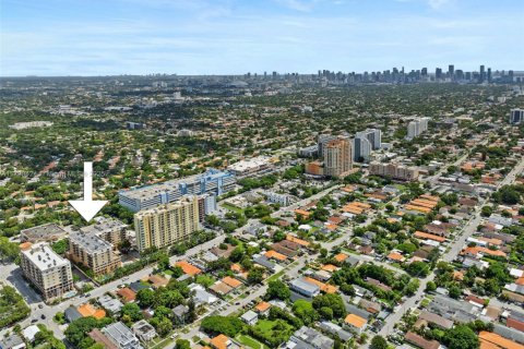 Condo in Miami, Florida, 1 bedroom  № 2016935 - photo 16