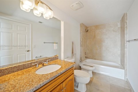 Condo in Miami, Florida, 1 bedroom  № 2016935 - photo 13